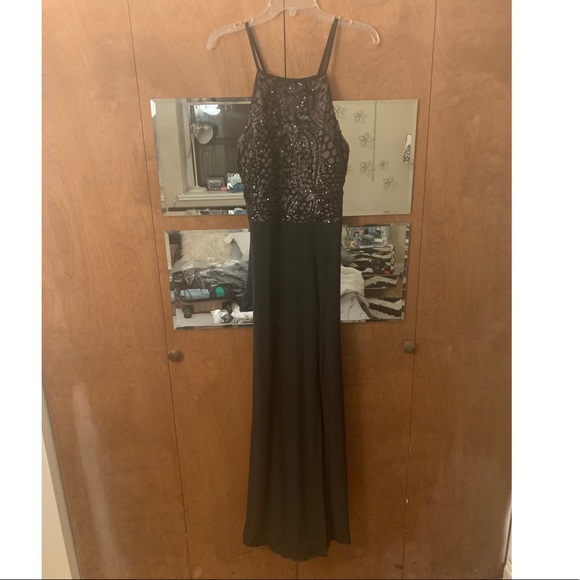 Black and Nude Gown - Picture 5 of 8